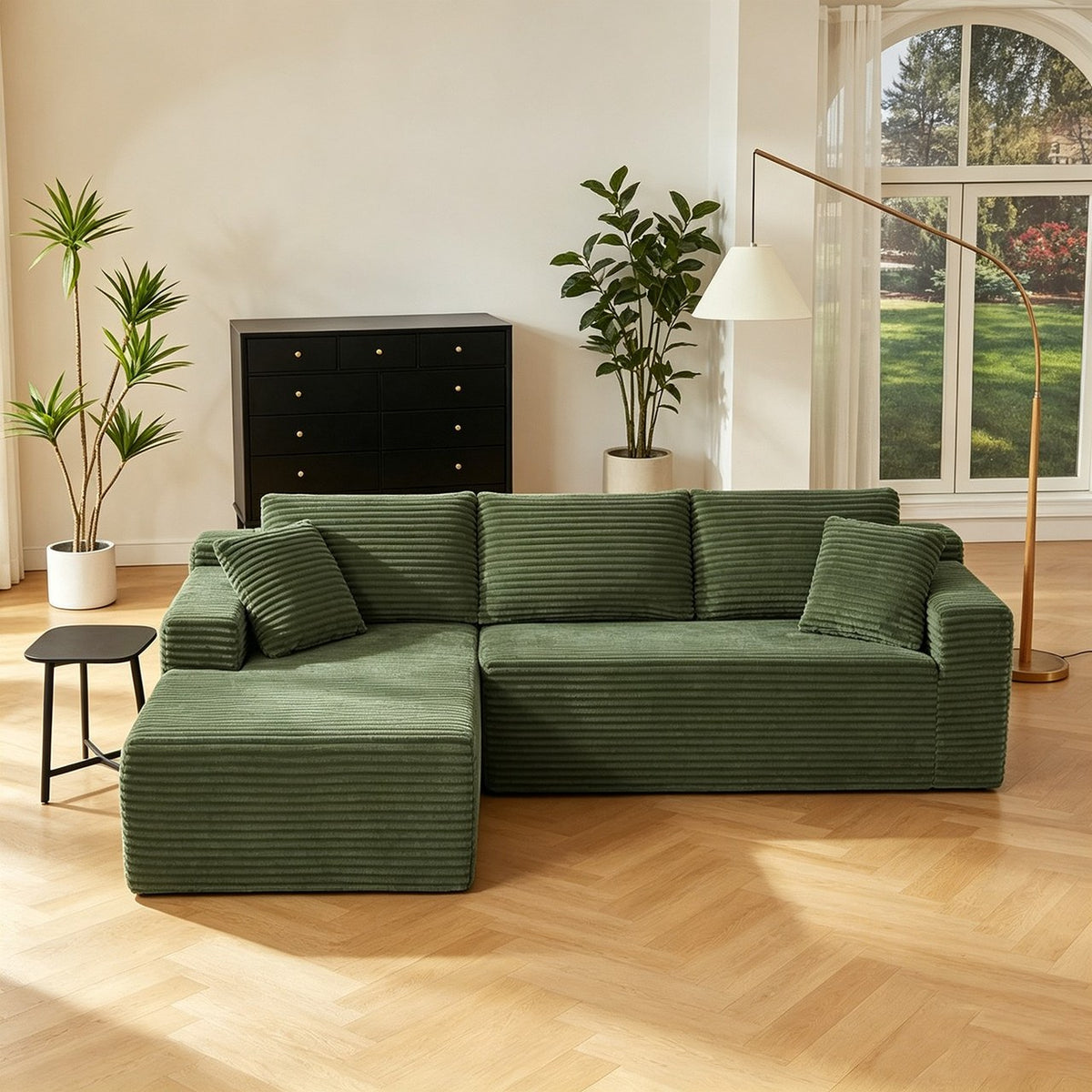 Rivage en Vert olive dans un salon clair
