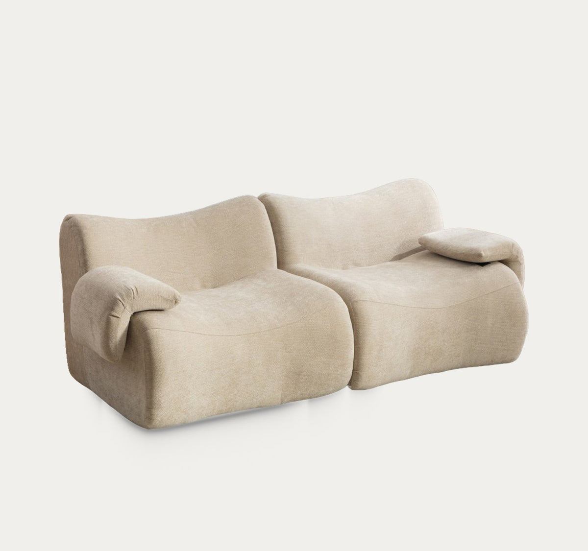 Nuée en Beige sable, canapé bulle 2 places, sur fond clair