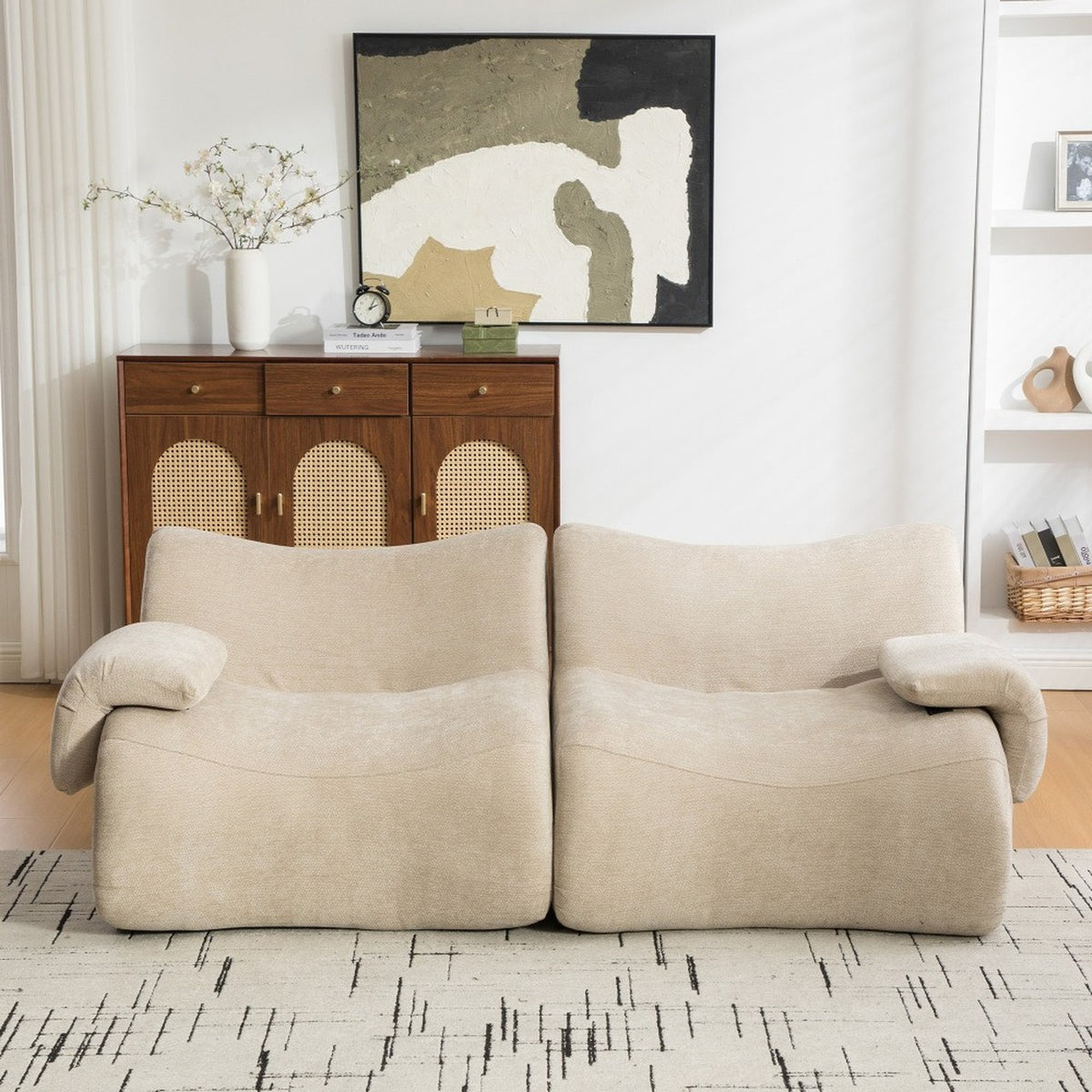 Nuée en Beige sable vu de face dans un salon