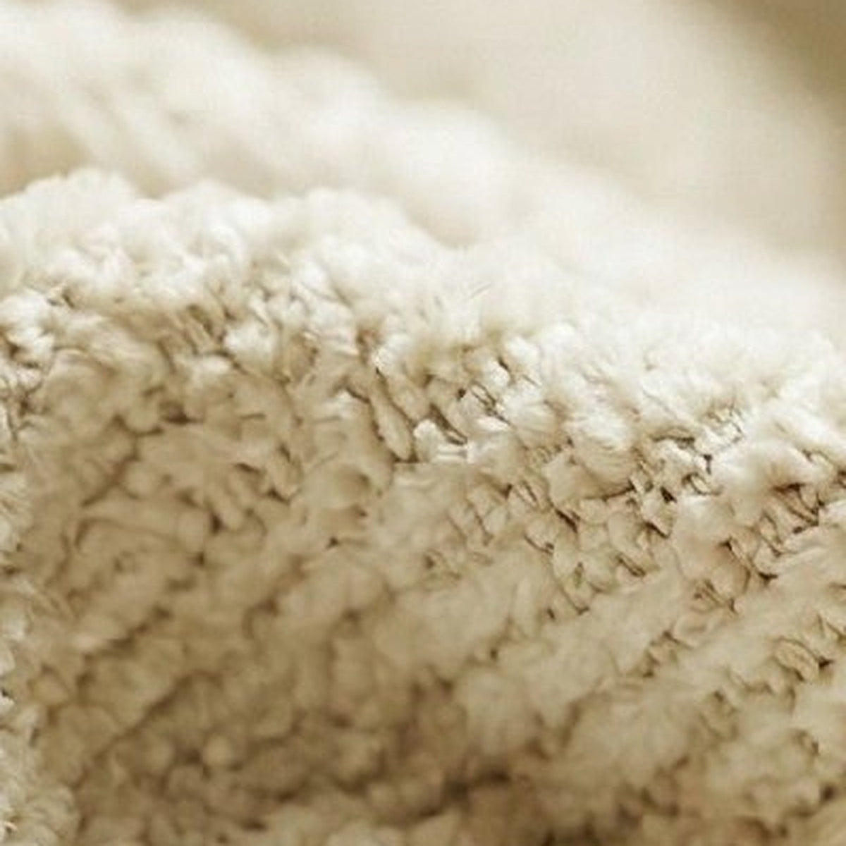 Détail de la chenille beige de Grège