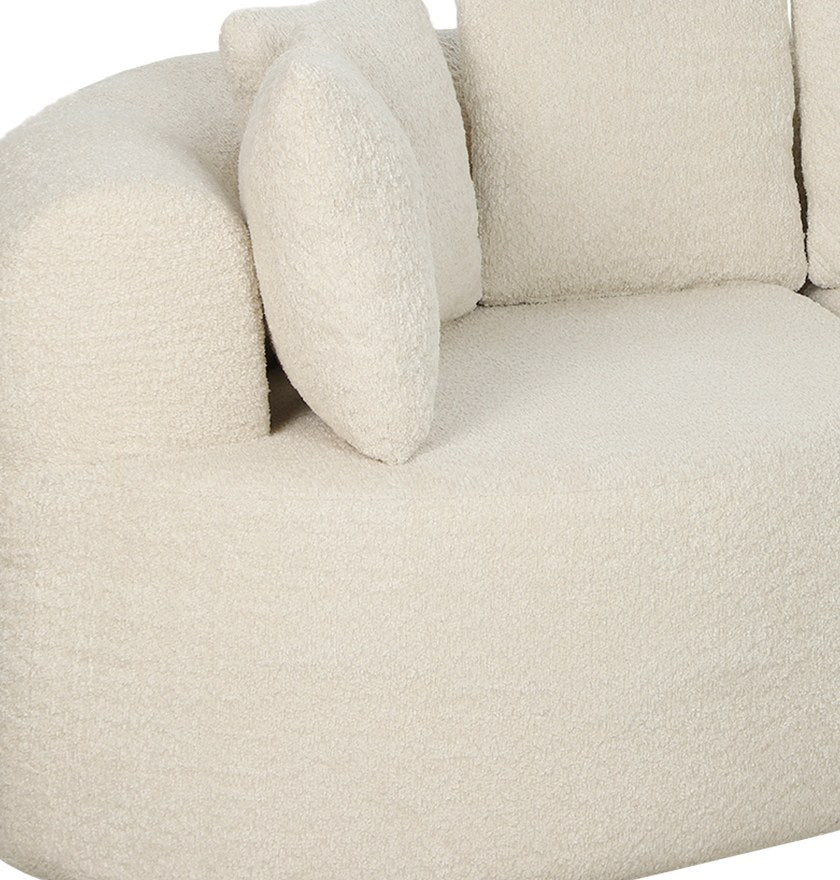 Détail de l'accoudoir arrondi d'Opaline et de ses coussins, Blanc coquille d'œuf