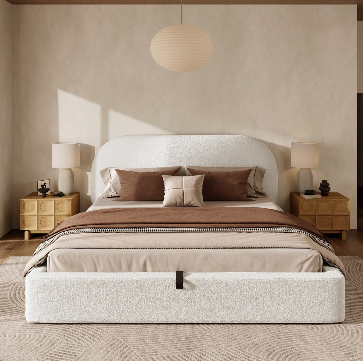 Albâtre, lit coffre en bouclette blanche, dans une chambre beige